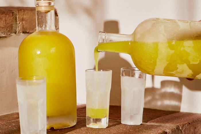 Thưởng thức hương vị thơm ngon của rượu Limoncello từ nước Ý 5