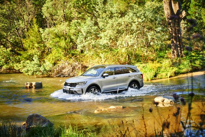 Kia Sorento Hybrid 2022 đã công bố giá từ hơn 47.000 USD