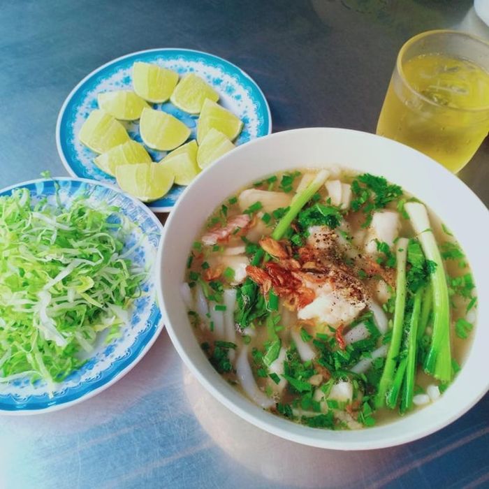 Bánh canh chả cá 9 Ngô Văn Sở