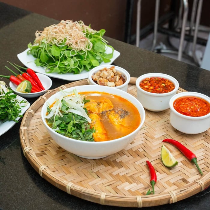 Quán Lão Tích - Địa chỉ bánh canh cá lóc ngon Quy Nhơn