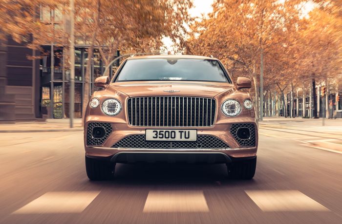 Bentley Bentayga EWB ra mắt với không gian nội thất cực kỳ rộng rãi, đầy đủ trang bị hiện đại 2023-bentley-bentayga-ewb-00011.jpg