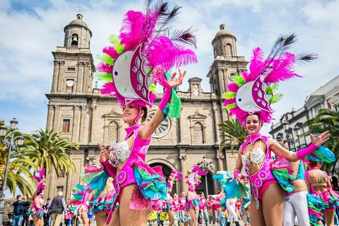 Trải nghiệm vũ điệu nóng bỏng đậm chất Latinh tại Tây Ban Nha 16