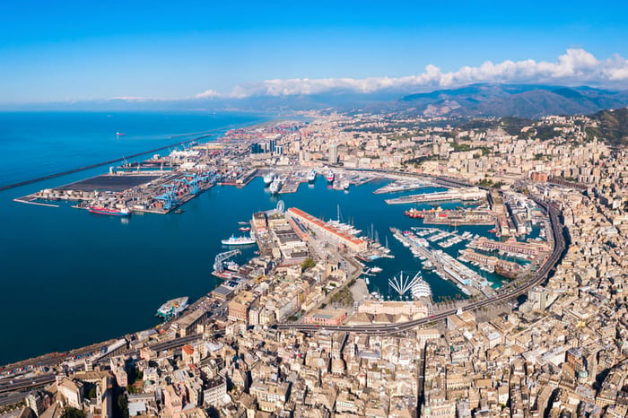 Genova, một thành phố cảng ven biển, nằm ở phía Bắc của Ý, là một địa điểm lịch sử yên bình