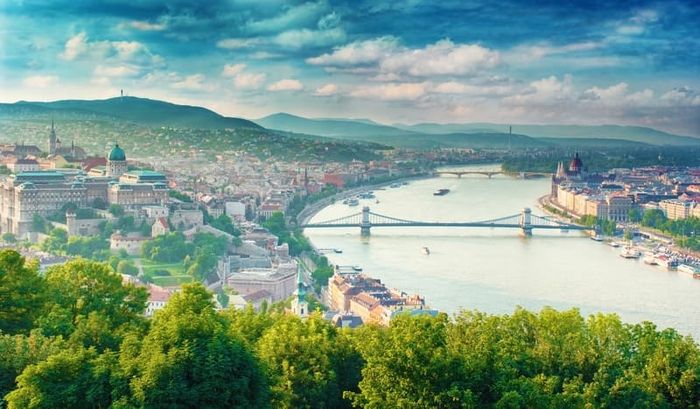 Budapest, điểm đến lý tưởng với vẻ đẹp huyền bí và lịch sử lâu đời.