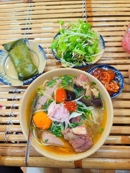 Quán bún bò Cô Bảy