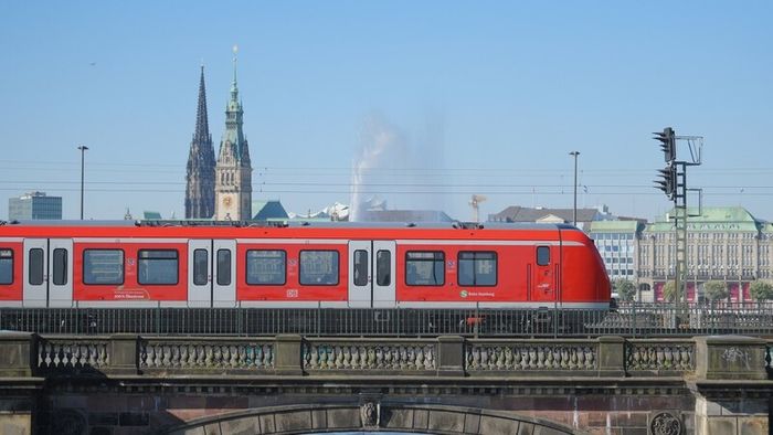 Hamburg, thành phố cảng của Đức, nơi lịch sử và hiện đại giao thoa.