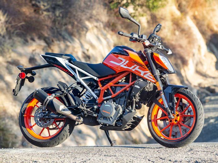 Đánh giá 10 mẫu xe mô tô phân khối nhỏ độc đáo nhất cho năm 2022 KTM 390 Duke 2021.jpg