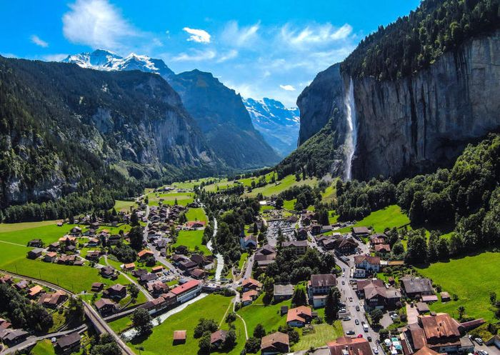 Đặt chân đến làng Lauterbrunnen ở Thụy Sĩ, một nơi đẹp mê hồn