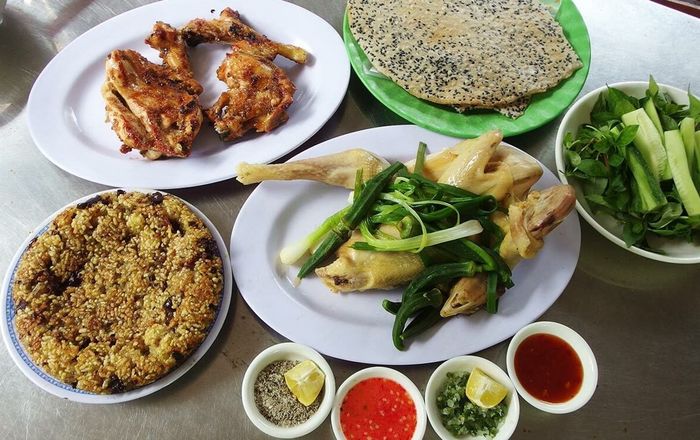 Gà chỉ xôi cháy