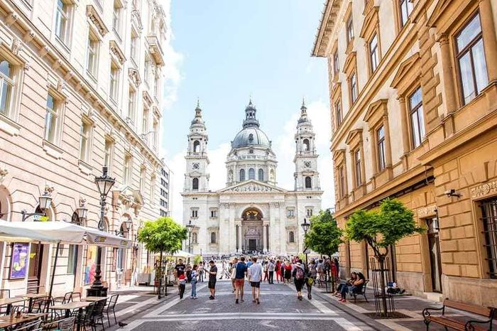 Budapest, thành phố xinh đẹp nhất Hungary, là điểm đến mơ ước của nhiều người.