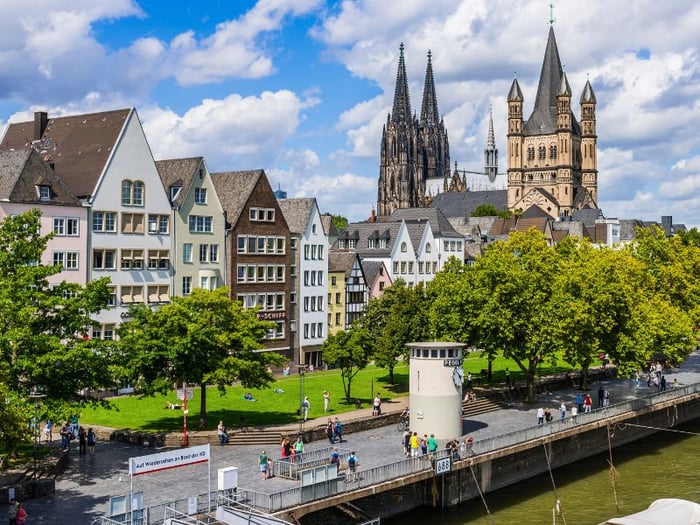 Khám phá vẻ đẹp cổ kính của Köln bên bờ sông Rhine ở Đức