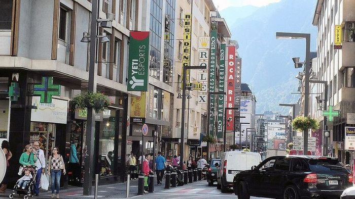 Andorra, xứ sở thần tiên với cảnh đẹp như trong truyện cổ tích, nằm sau dãy núi tuyết