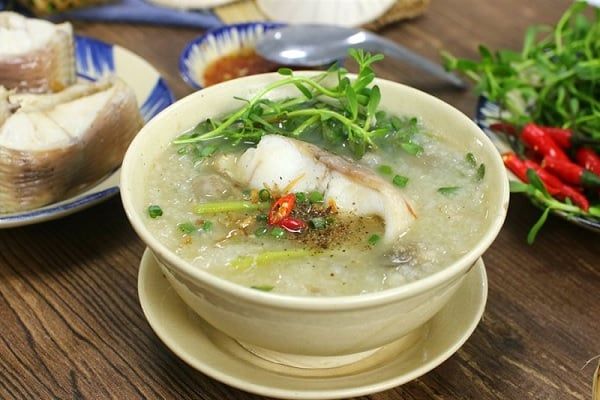 Cháo cá Bàu dễ nấu, có hương vị thơm ngon từ miếng cá tươi đặc trưng (Ảnh: Dạy nấu ăn)