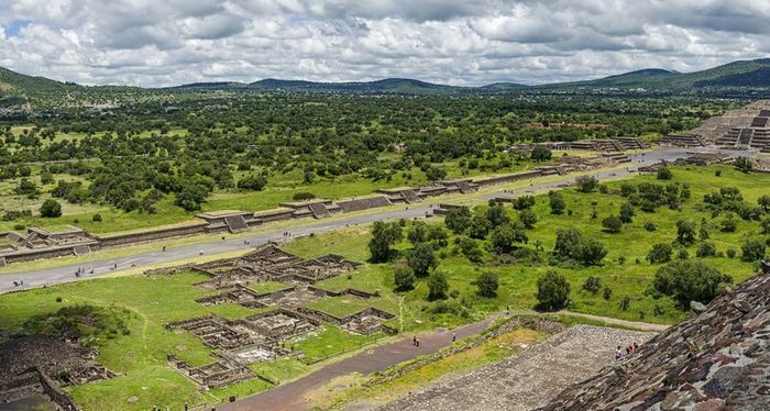 Teotihuacan là một thành phố cổ ở Mexico nơi mà các vị thần được tạo ra.