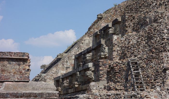 Teotihuacan là một thành phố cổ ở Mexico nơi mà các vị thần được tạo ra.