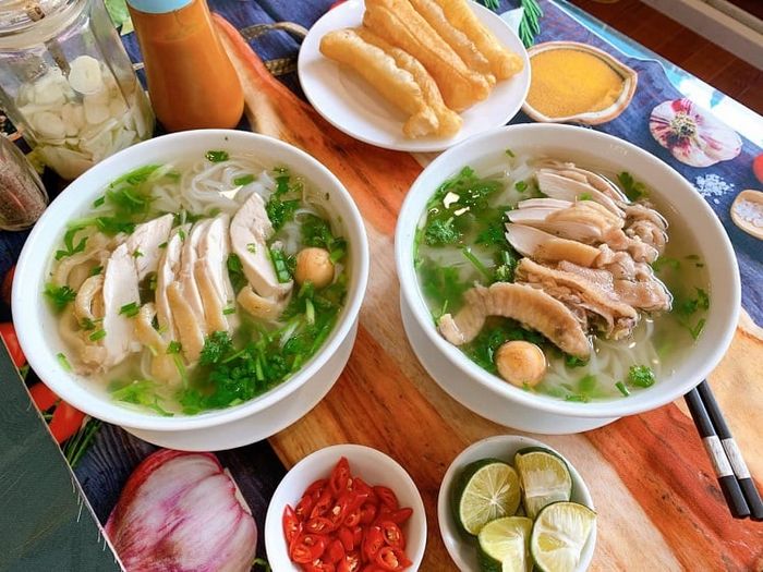 Phở gà Hà Nội