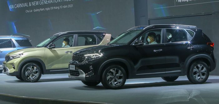 Ảnh thực tế của Kia Sonet 2021, giá từ 499 triệu, vừa được ra mắt. (sonet-2021-3.jpg)