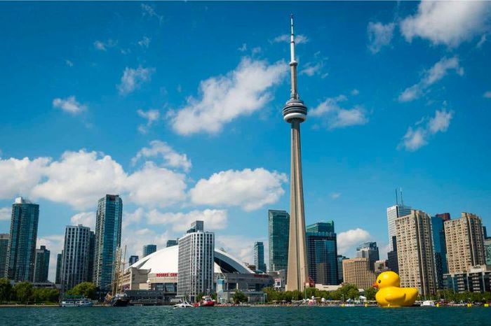 Toronto, một trong những thành phố đông dân và đa văn hóa hàng đầu trên thế giới