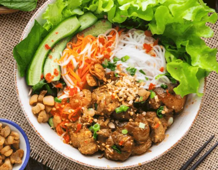 Món bún thịt nướng của Hà Nội