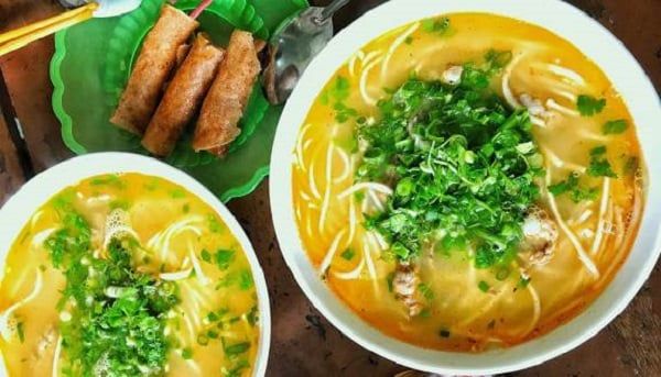 Món cháo canh là một trong những món ăn dân dã nổi tiếng tại Quảng Bình (Ảnh: Du lịch Quảng Bình)