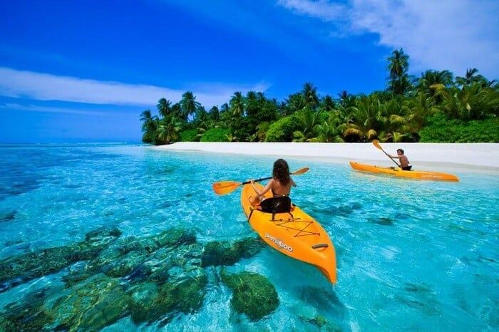 Trò chơi chèo thuyền kayak tại Hòn Thơm thật sự thú vị (nguồn: pystravel.vn)