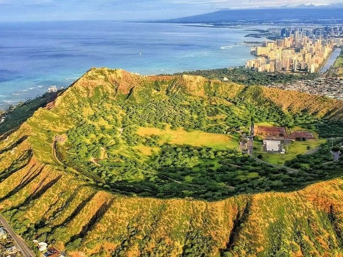 Chinh phục Diamond Head, đỉnh núi lửa yên bình tại Hawaii 6