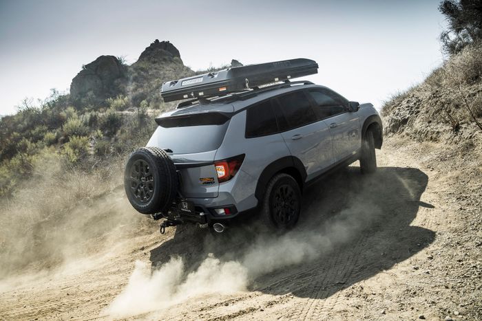 Giới thiệu Honda Passport 2022 phiên bản đặc biệt cho những người yêu thích off-road 2022-honda-passport-trailsport-rugged-roads-project-4.jpg