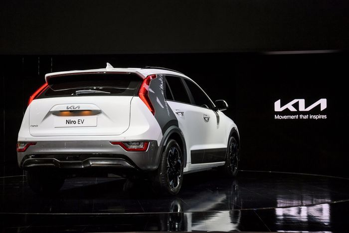 Kia Niro 2023 ra mắt: Xe SUV nhỏ gọn và năng động cho người dùng hiện đại 2023-kia-niro-2-1.jpg