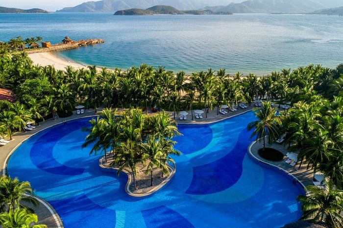 Vinpearl Luxury Nha Trang với không gian nghỉ dưỡng đặc biệt.