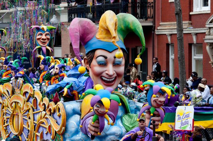 Tham gia vào không khí sôi động của lễ hội Mardi Gras 2