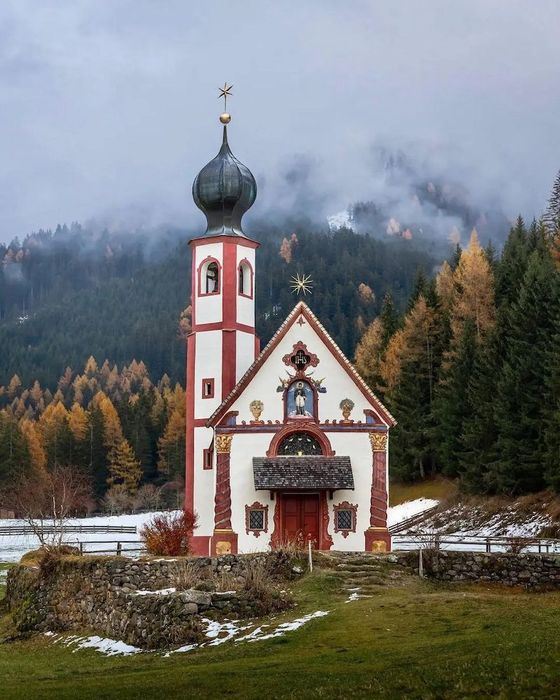 Rặng núi Dolomites, kiệt tác trên đá trong lòng tim Alps 17