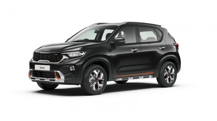 Kia Sonet phiên bản đặc biệt ra mắt với diện mạo táo bạo, giá từ 14.364 USD kia-sonet-first-anniversary-edition-front-left-b212.jpg