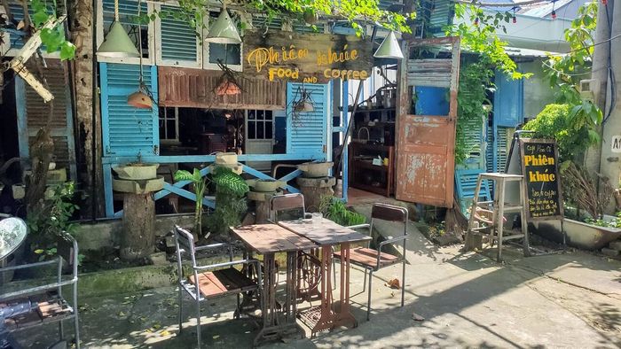 Phiên Khúc Cafe Côn Đảo, một không gian hoài cổ giữa thành phố