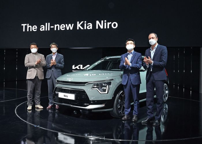 Kia Niro 2023 ra mắt: Xe SUV nhỏ gọn và năng động cho người dùng hiện đại 2023-kia-niro-4-1.jpg