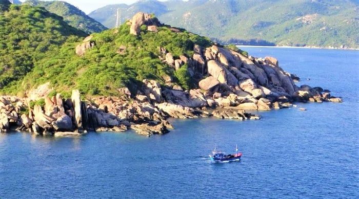 Khám phá Hòn Sầm Nha Trang