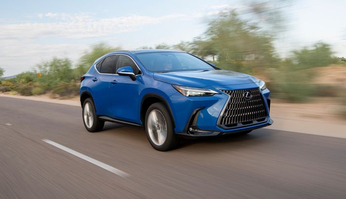 Lexus đang đe dọa chiếm ngôi vương của BMW trong phân khúc xe sang tại Mỹ 2022-lexus-nx-14.jpg