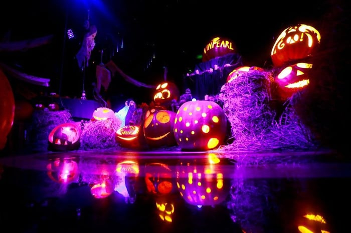 Trang trí mặt nạ Halloween