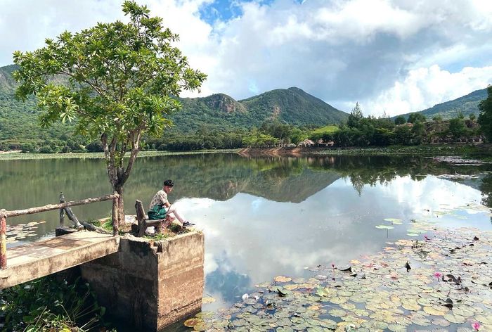 Khám phá vẻ đẹp tự nhiên của Hồ Sen An Hải Côn Đảo