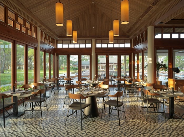 Một khoảnh khắc bình yên tại nhà hàng The Café Resort Azerai Cần Thơ 3