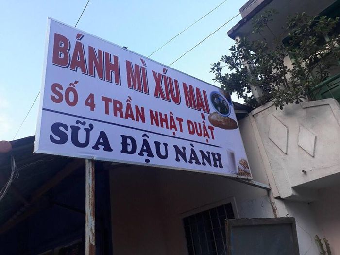 Bánh mì xíu mại Đà Lạt