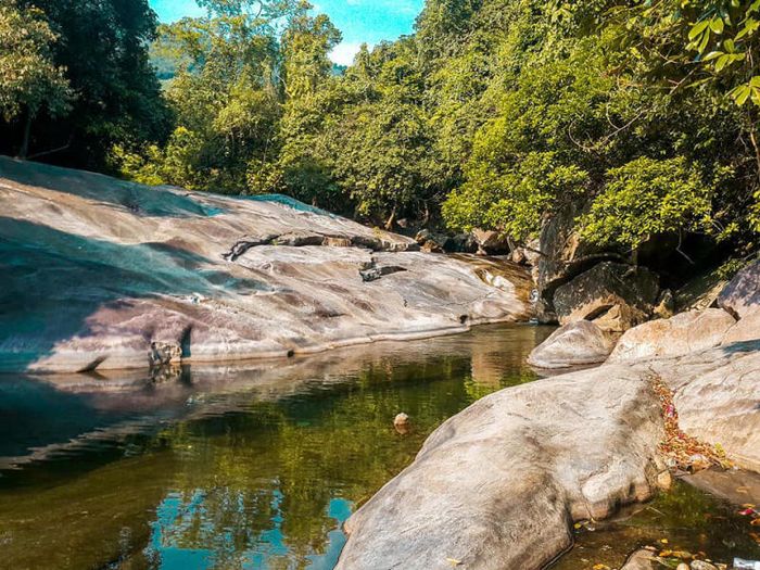 Hố Giang Thơm, bức tranh thiên nhiên kỳ diệu, hiện hữu giữa rừng núi Quảng Nam