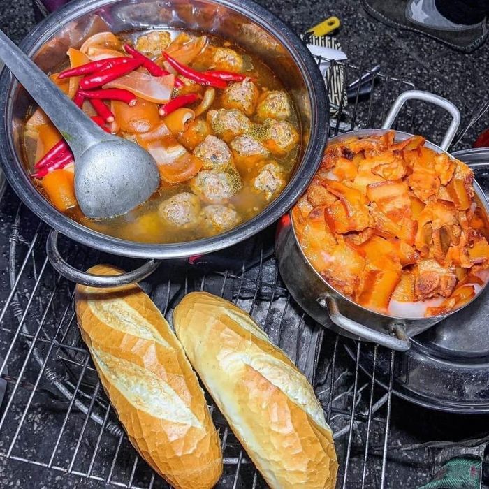 Bánh mì xíu mại Đà Lạt