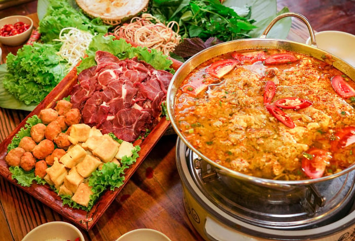 Lẩu riêu cua bắp bò ở Hà Nội