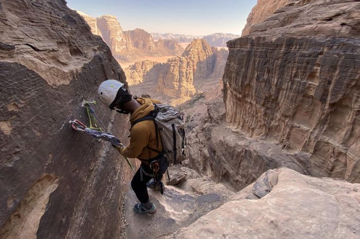 Sa mạc Wadi Rum, thung lũng ánh trăng với vẻ đẹp siêu thực 10