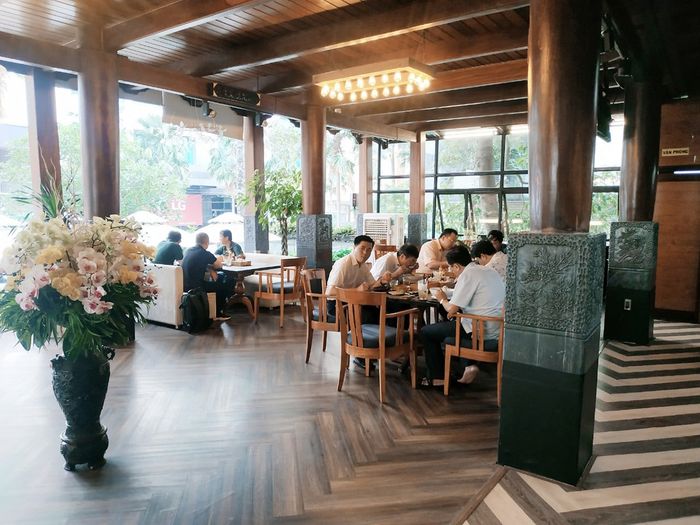 Khám phá thêm về Nhà Gỗ Cafe, Wood House Coffee Cần Thơ 3