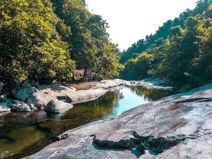 Tuyệt phẩm thiên nhiên Hố Giang Thơm giữa vùng núi rừng Quảng Nam