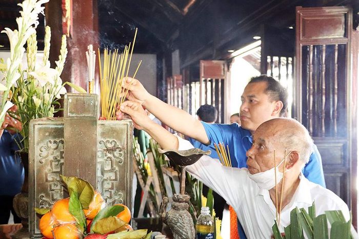 Lễ giỗ chung Côn Đảo được tổ chức vào ngày 20/6 âm lịch hàng năm. Từ năm 2012 đến nay, lễ hội đã diễn ra 10 lần, thu hút sự tham gia đông đảo của các cơ quan, dân chúng và du khách từ khắp mọi nơi trên đất nước. Đồng thời, lễ hội này cũng trở thành một phần của du lịch tâm linh ở Côn Đảo, gắn kết thế hệ trẻ với lịch sử dân tộc.