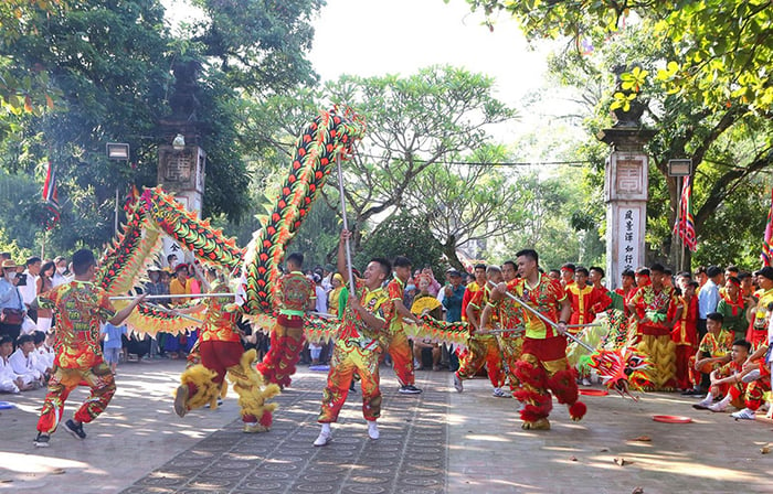 Thăm đền Trần ở Nam Định để chiêm ngưỡng kiến trúc chùa cổ linh thiêng