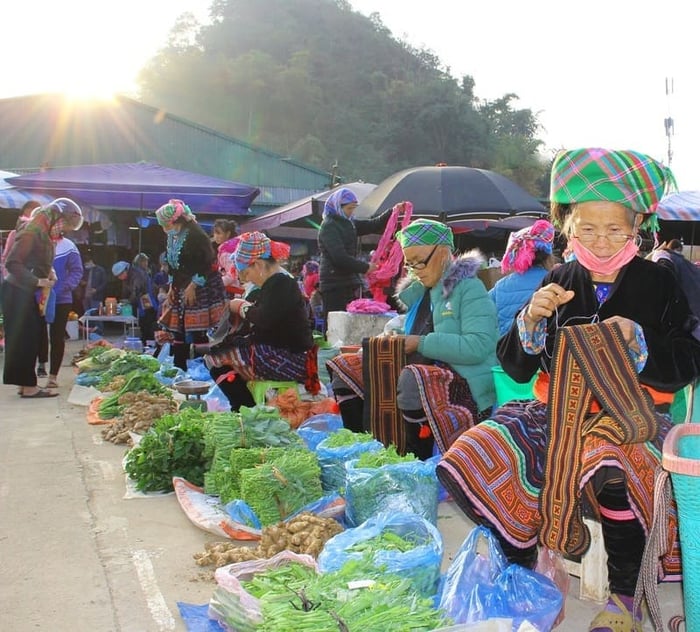 Trải nghiệm chợ phiên - vẻ đẹp văn hóa của vùng cao 8