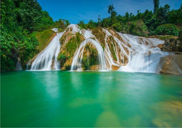 Thác Bản Ba, khung cảnh thiên nhiên hùng vĩ với ba tầng nước tuyệt đẹp